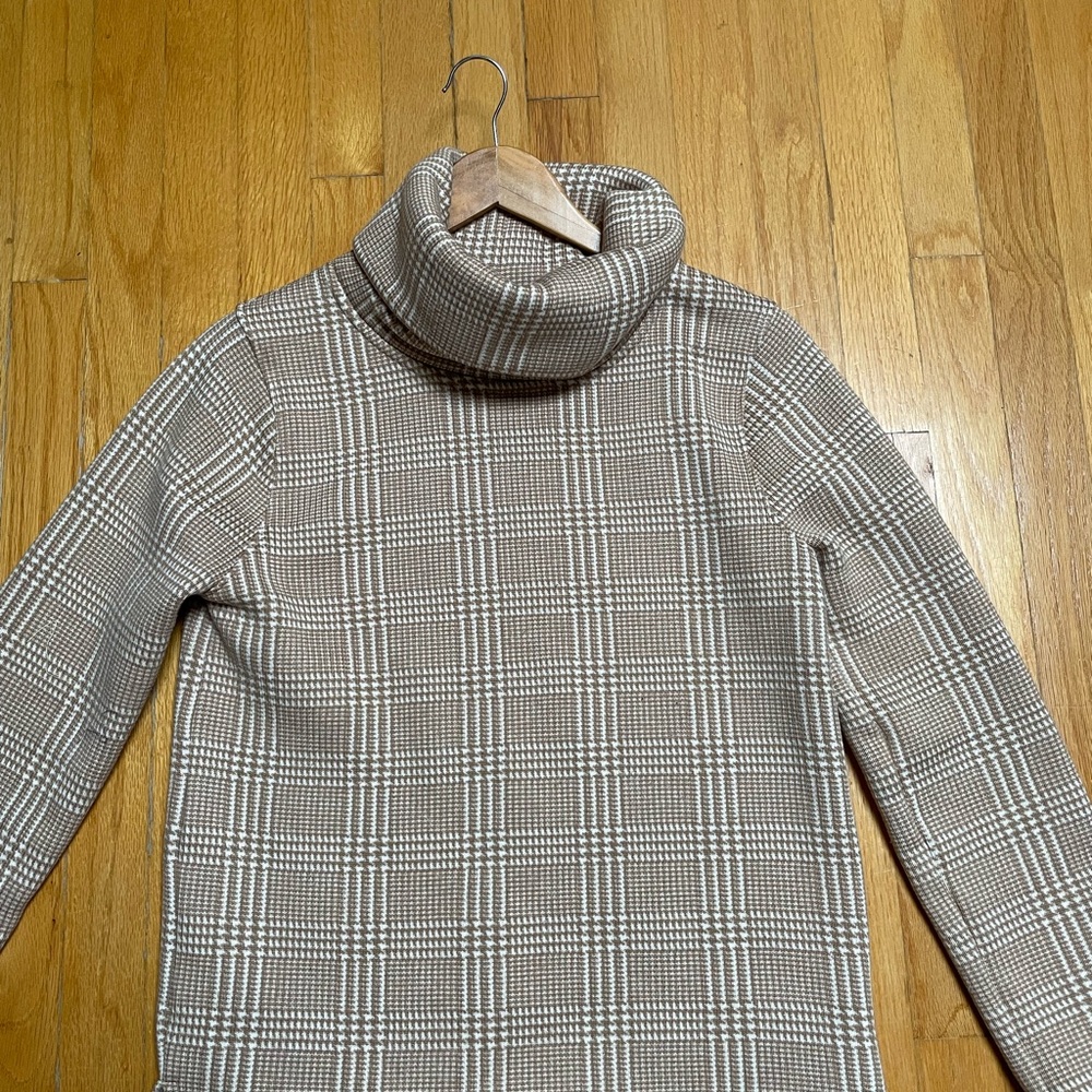 J. Crew Houndstooth Knit Sweater in Tan and White